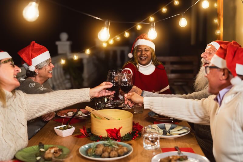 Tips for Hosting a Budget-Friendly Holiday Dinner